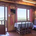 Chalet Les Moraines 8 *